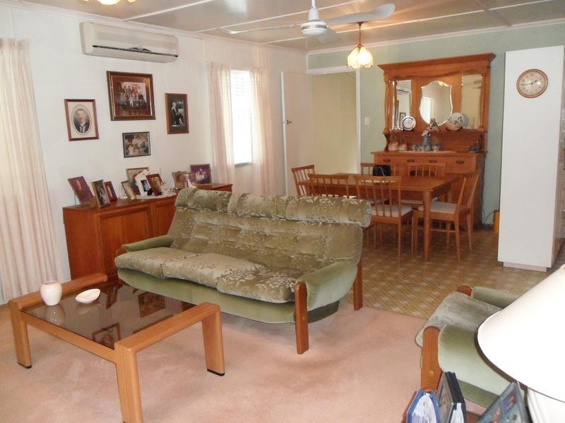6 Phyllis Street, Eastern Heights QLD 4305