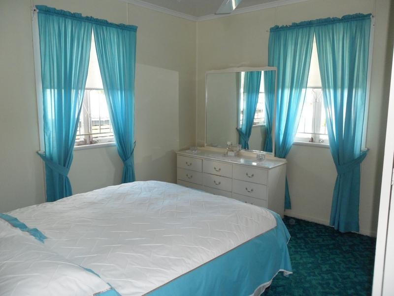 6 Phyllis Street, Eastern Heights QLD 4305