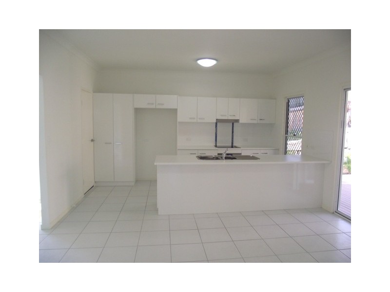 9 Ogilvie Street, Bundamba QLD 4304