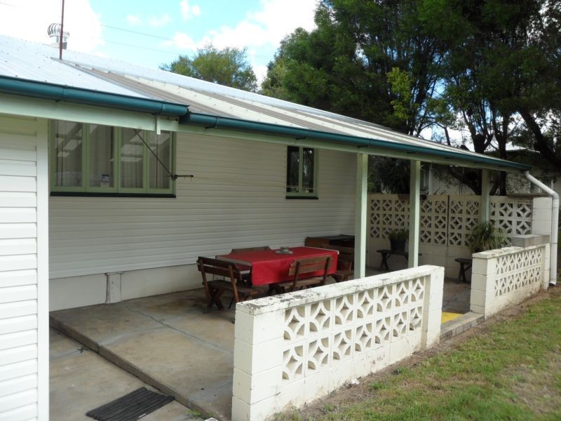 38 Robertson Road, Eastern Heights QLD 4305