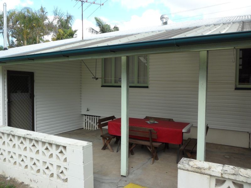 38 Robertson Road, Eastern Heights QLD 4305
