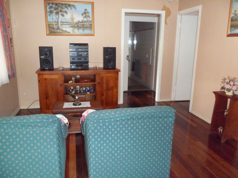 38 Robertson Road, Eastern Heights QLD 4305