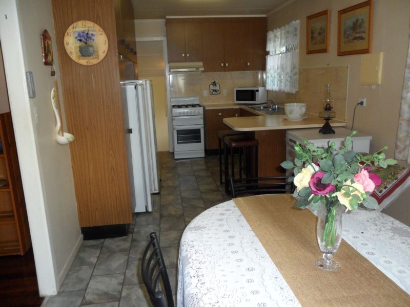 38 Robertson Road, Eastern Heights QLD 4305
