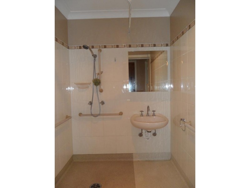38 Robertson Road, Eastern Heights QLD 4305