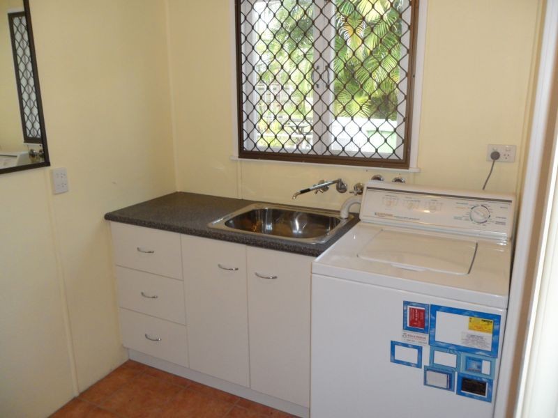 38 Robertson Road, Eastern Heights QLD 4305