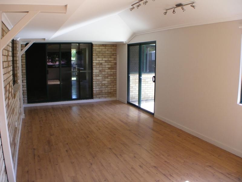 17 Jupiter Street, Wulkuraka QLD 4305