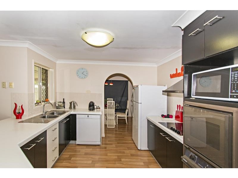 9 Hillier Court, Flinders View QLD 4305