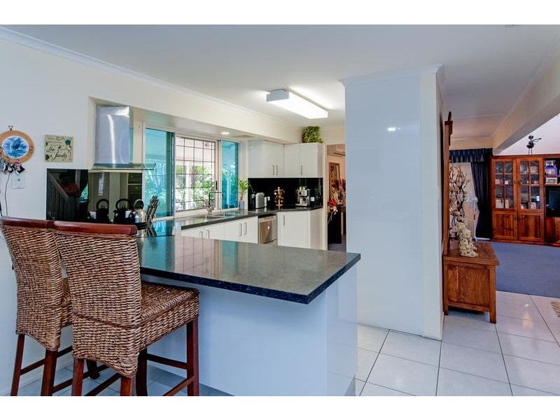 7 Helmsley Court, Yamanto QLD 4305