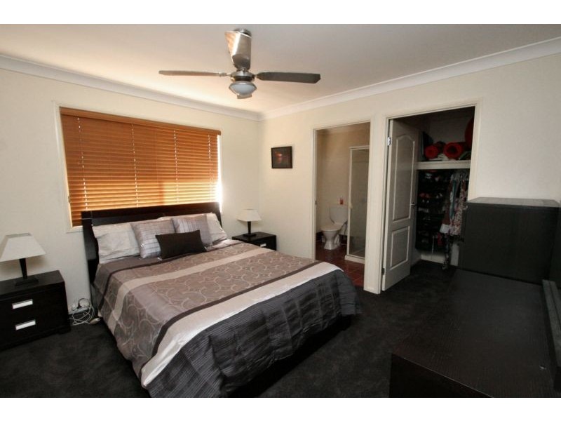 6 Lakewood Court, Flinders View QLD 4305
