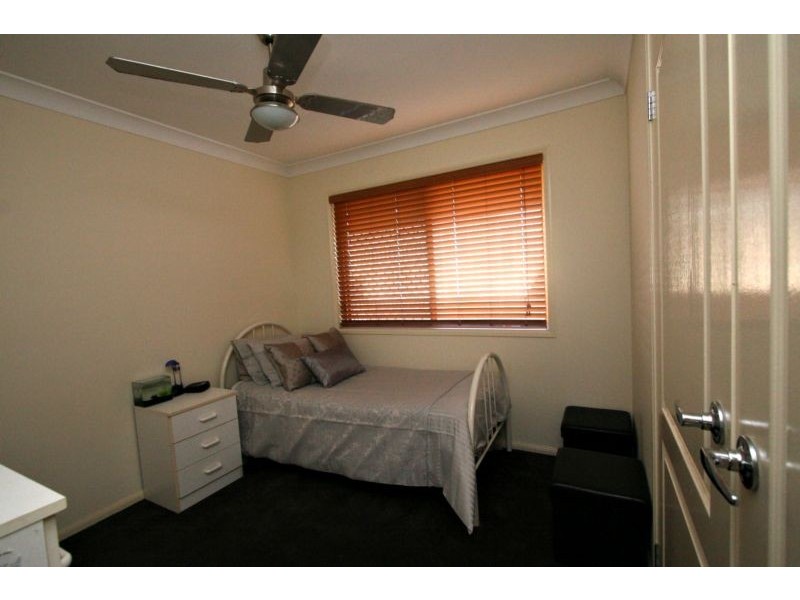 6 Lakewood Court, Flinders View QLD 4305