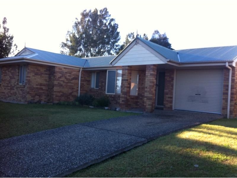 2 Morris Street, Flinders View QLD 4305