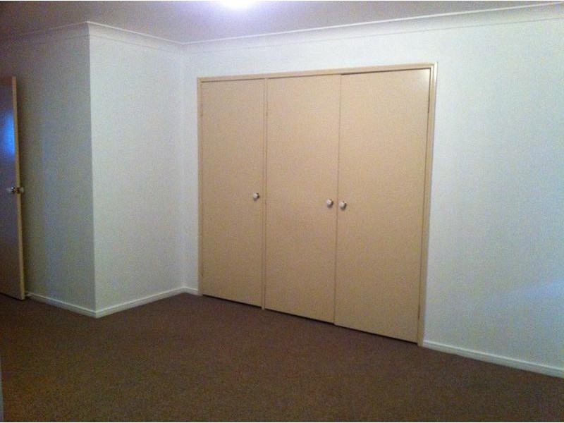 2 Morris Street, Flinders View QLD 4305