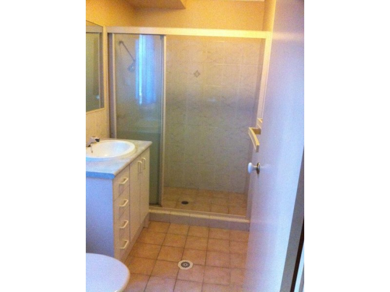 2 Morris Street, Flinders View QLD 4305