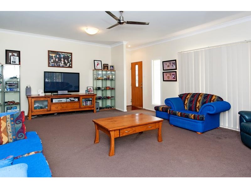 13 Darlington Court, Flinders View QLD 4305