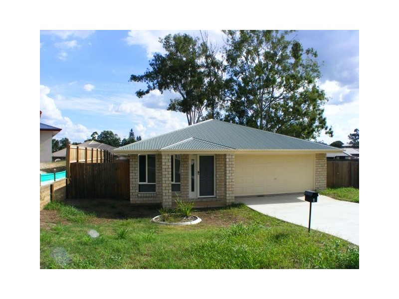 8 Figtree Court, Yamanto QLD 4305