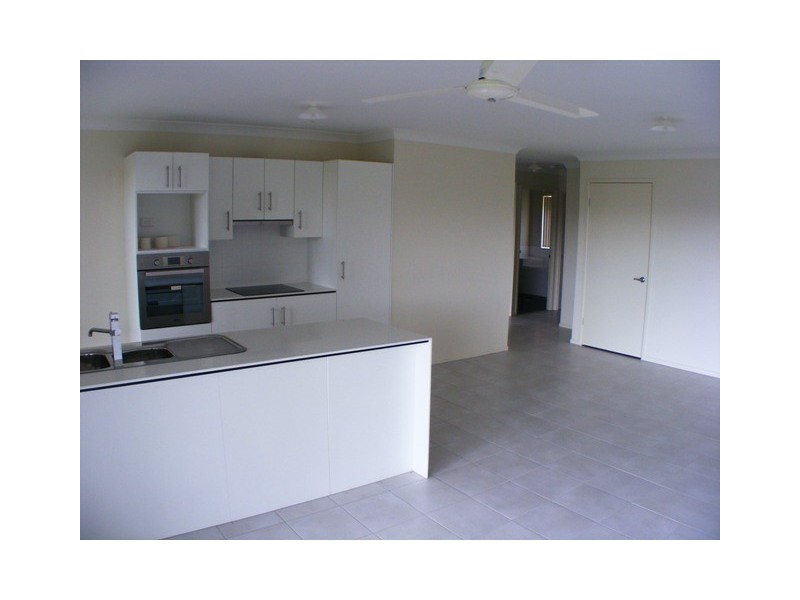 8 Figtree Court, Yamanto QLD 4305