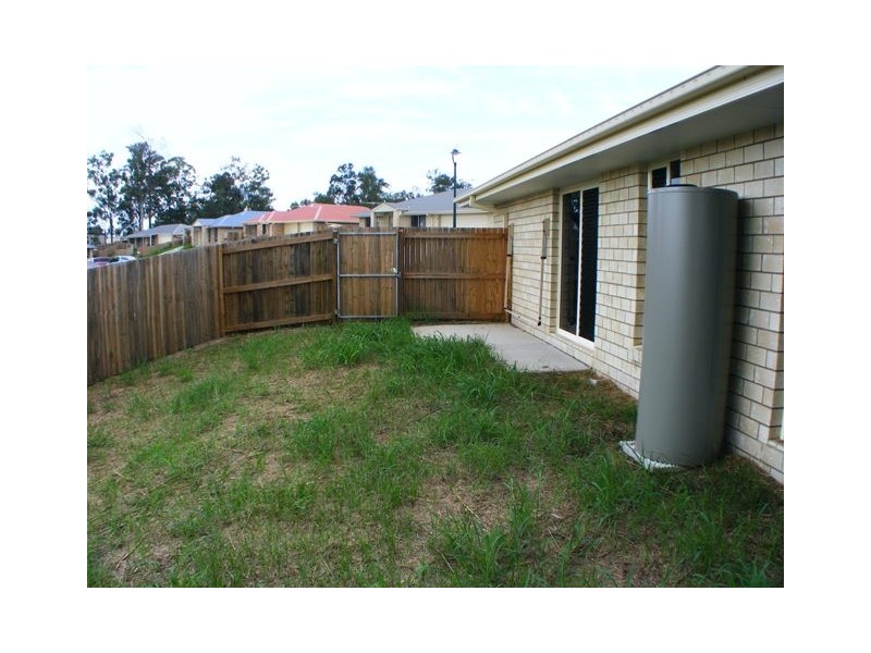 8 Figtree Court, Yamanto QLD 4305