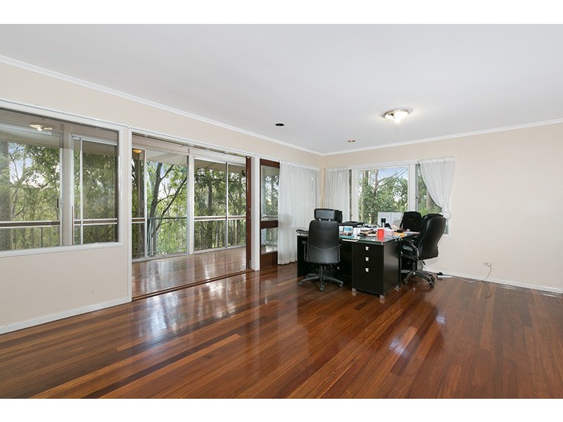 23 Cedarleigh Road, Kenmore QLD 4069