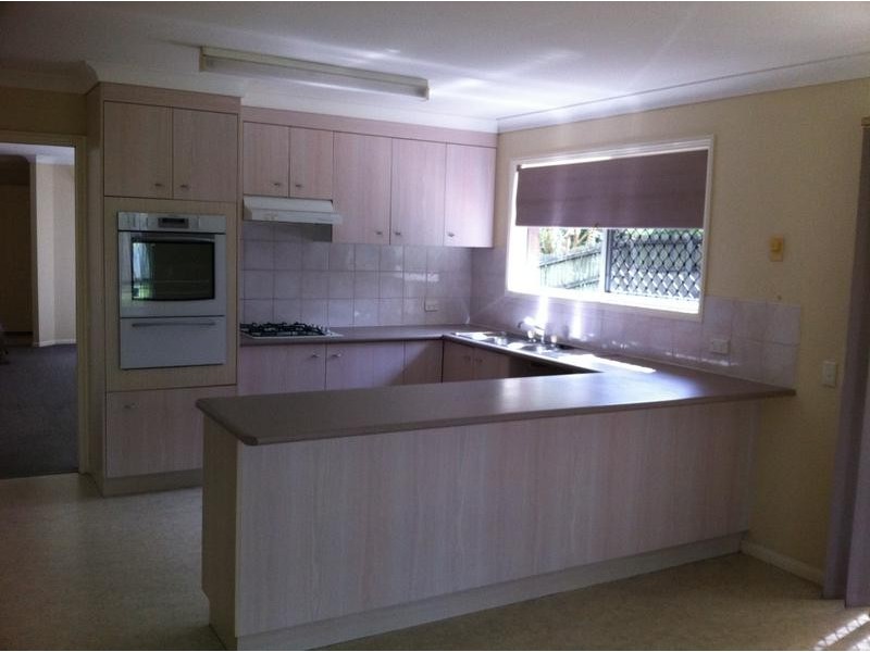 48 Jonquil Circuit, Flinders View QLD 4305