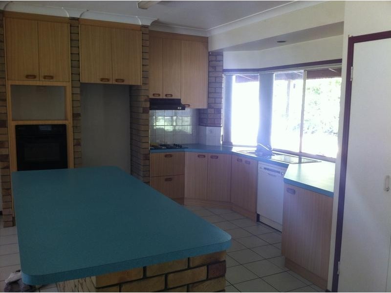 1 Kirkston Place, Pine Mountain QLD 4306