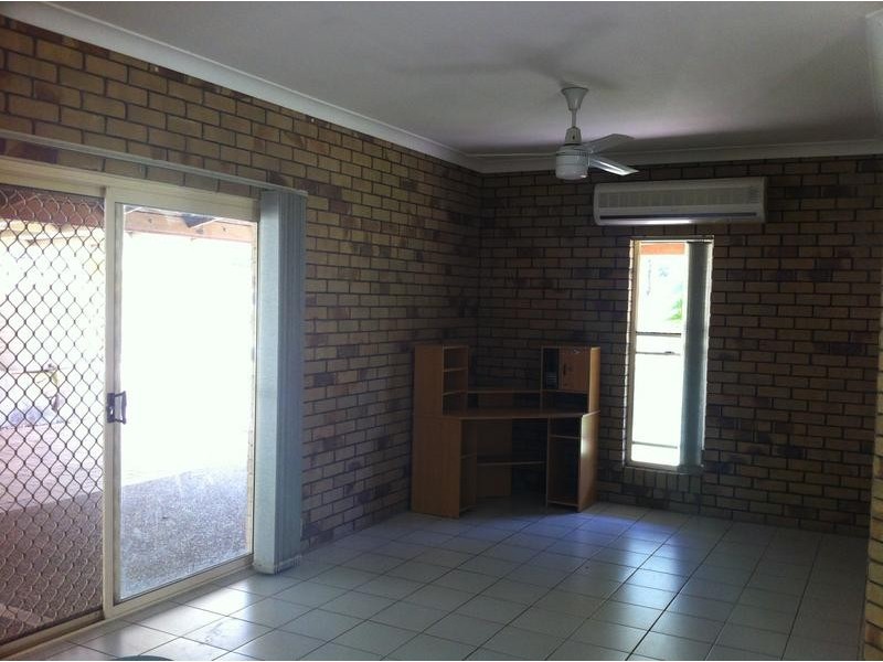 1 Kirkston Place, Pine Mountain QLD 4306