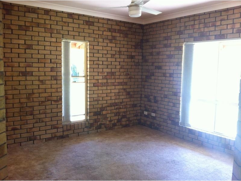 1 Kirkston Place, Pine Mountain QLD 4306