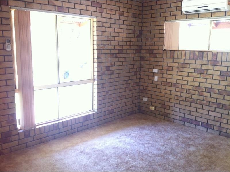 1 Kirkston Place, Pine Mountain QLD 4306