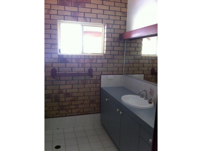 1 Kirkston Place, Pine Mountain QLD 4306