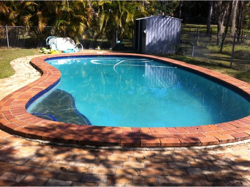 1 Kirkston Place, Pine Mountain QLD 4306