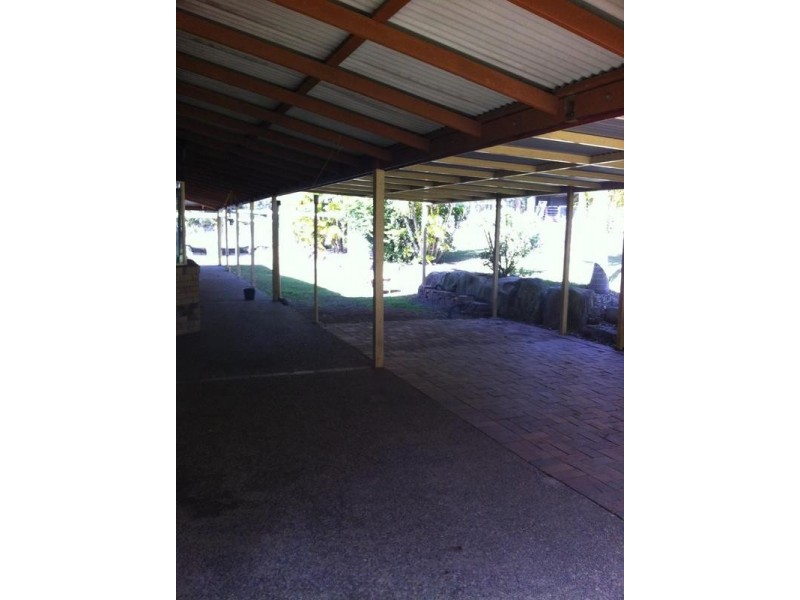 1 Kirkston Place, Pine Mountain QLD 4306