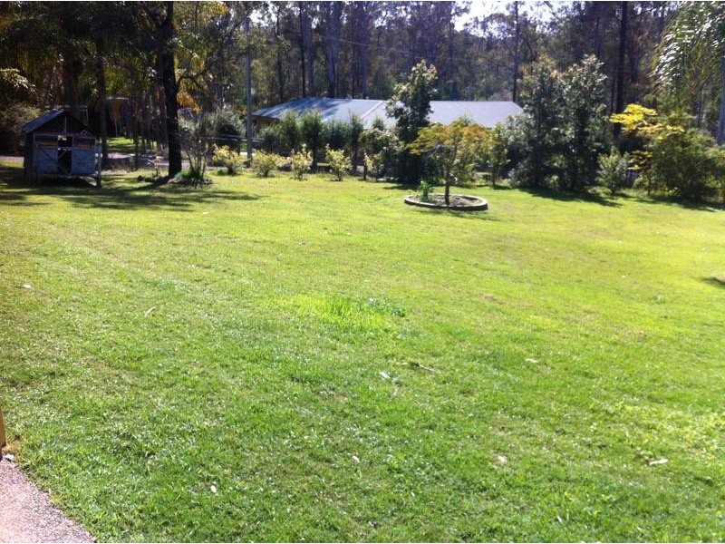 1 Kirkston Place, Pine Mountain QLD 4306