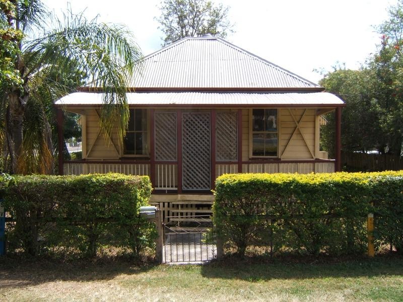 16 Salisbury Road, Ipswich QLD 4305