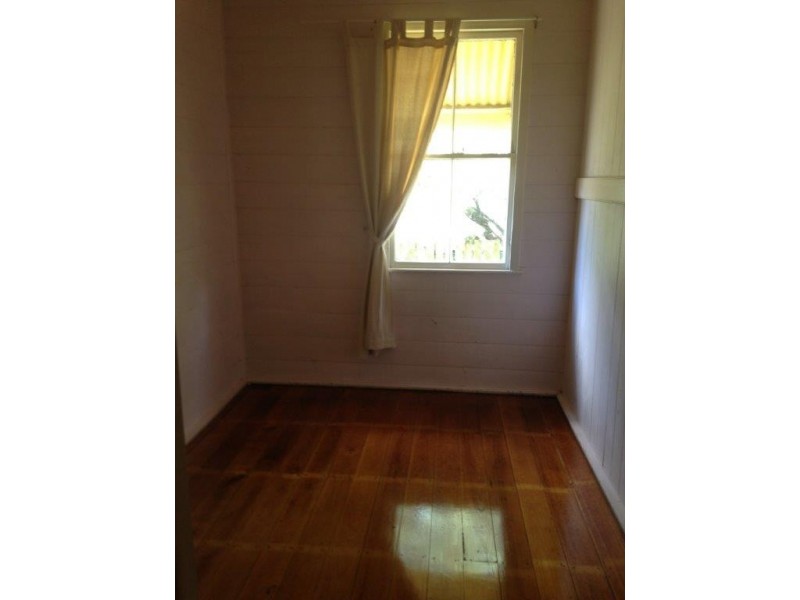 16 Salisbury Road, Ipswich QLD 4305