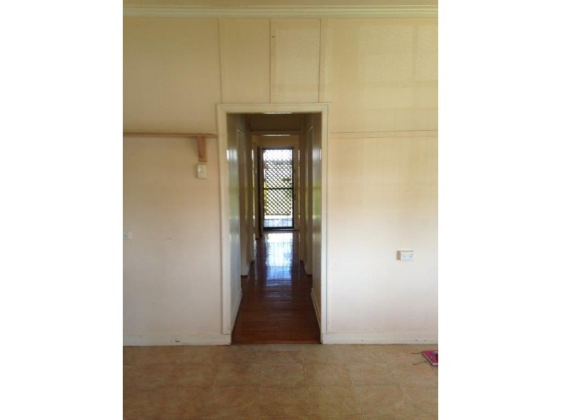 16 Salisbury Road, Ipswich QLD 4305