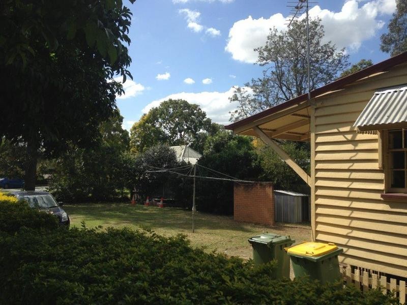 16 Salisbury Road, Ipswich QLD 4305