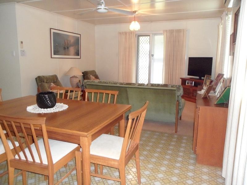 6 Phyllis Street, Eastern Heights QLD 4305