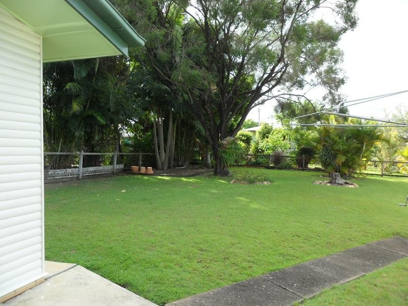 6 Phyllis Street, Eastern Heights QLD 4305