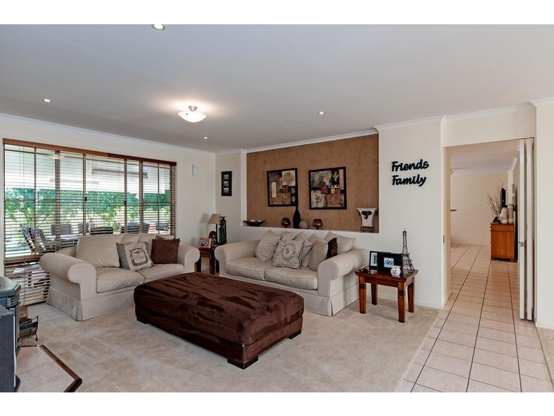 102 Jacana Crescent, Flinders View QLD 4305