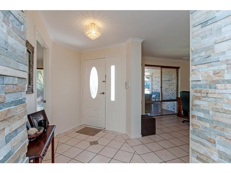 102 Jacana Crescent, Flinders View QLD 4305