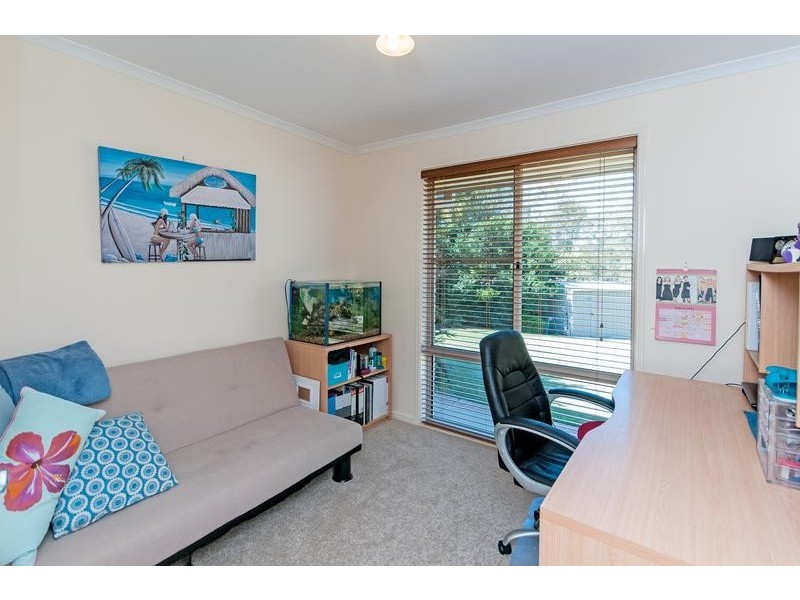 102 Jacana Crescent, Flinders View QLD 4305