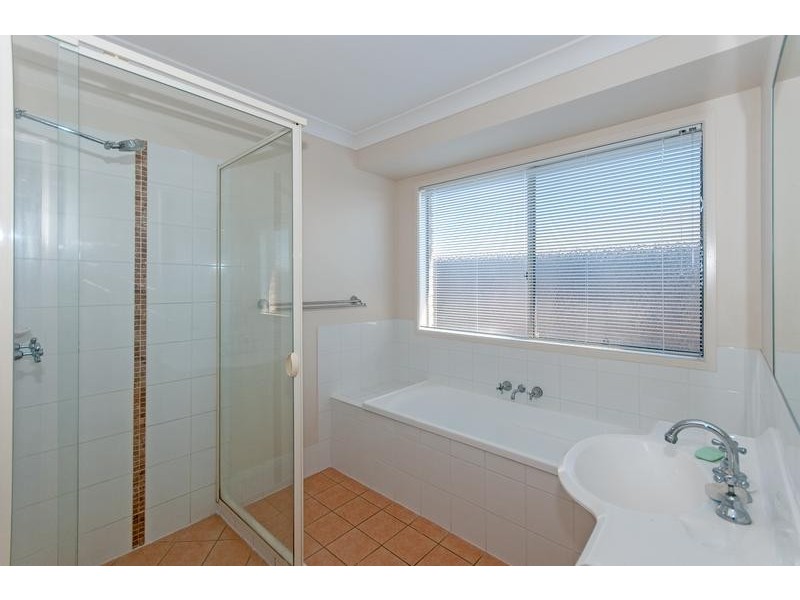 16 Acacia Close, Raceview QLD 4305