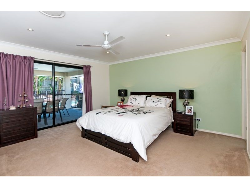 5 Falcon Court, Flinders View QLD 4305