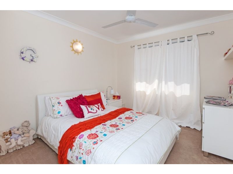 5 Falcon Court, Flinders View QLD 4305