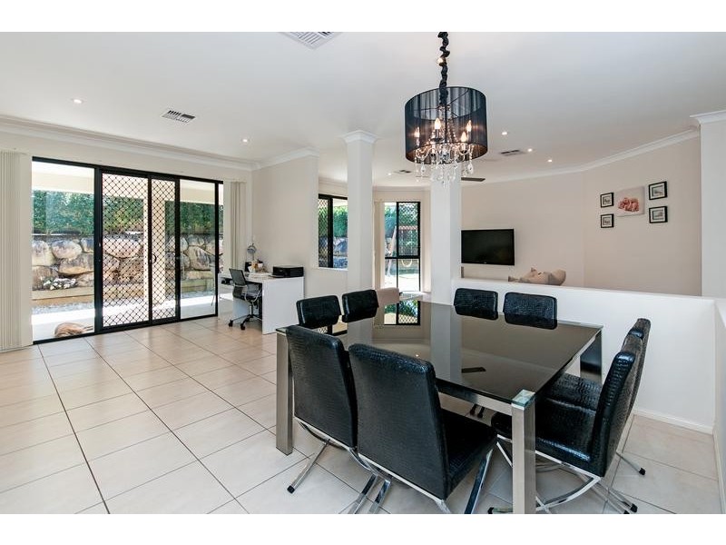 2 Donald Place, Brassall QLD 4305