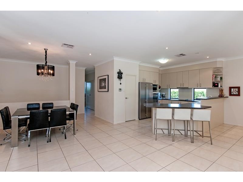 2 Donald Place, Brassall QLD 4305