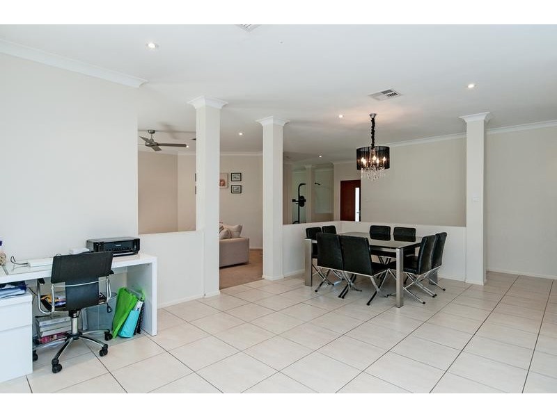 2 Donald Place, Brassall QLD 4305