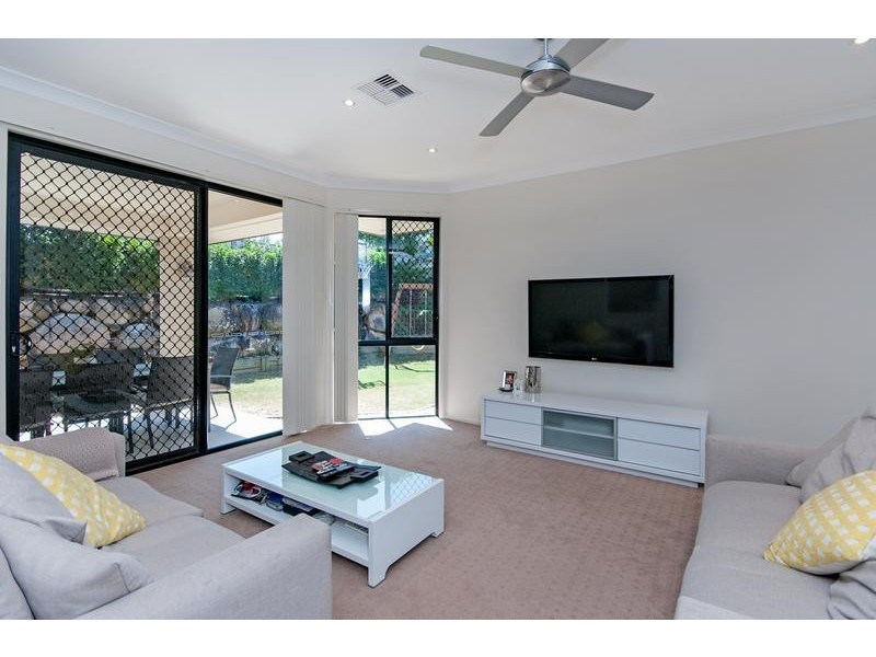 2 Donald Place, Brassall QLD 4305