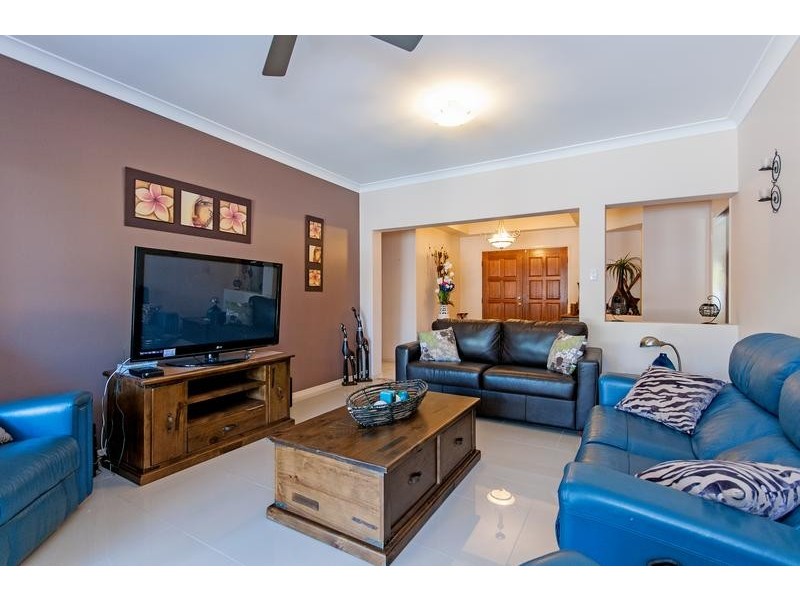12 McQueen Court, Flinders View QLD 4305