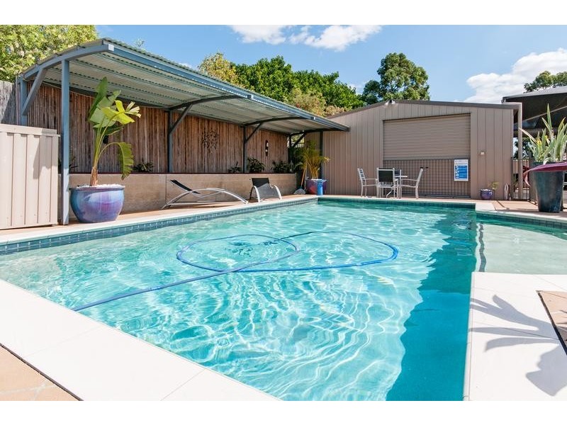 12 McQueen Court, Flinders View QLD 4305