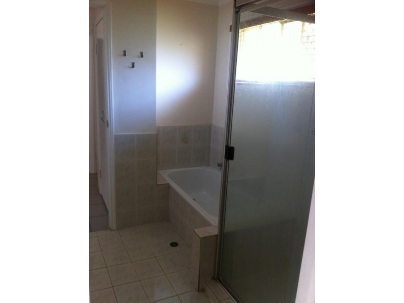 6 Currawong Street, Bundamba QLD 4304